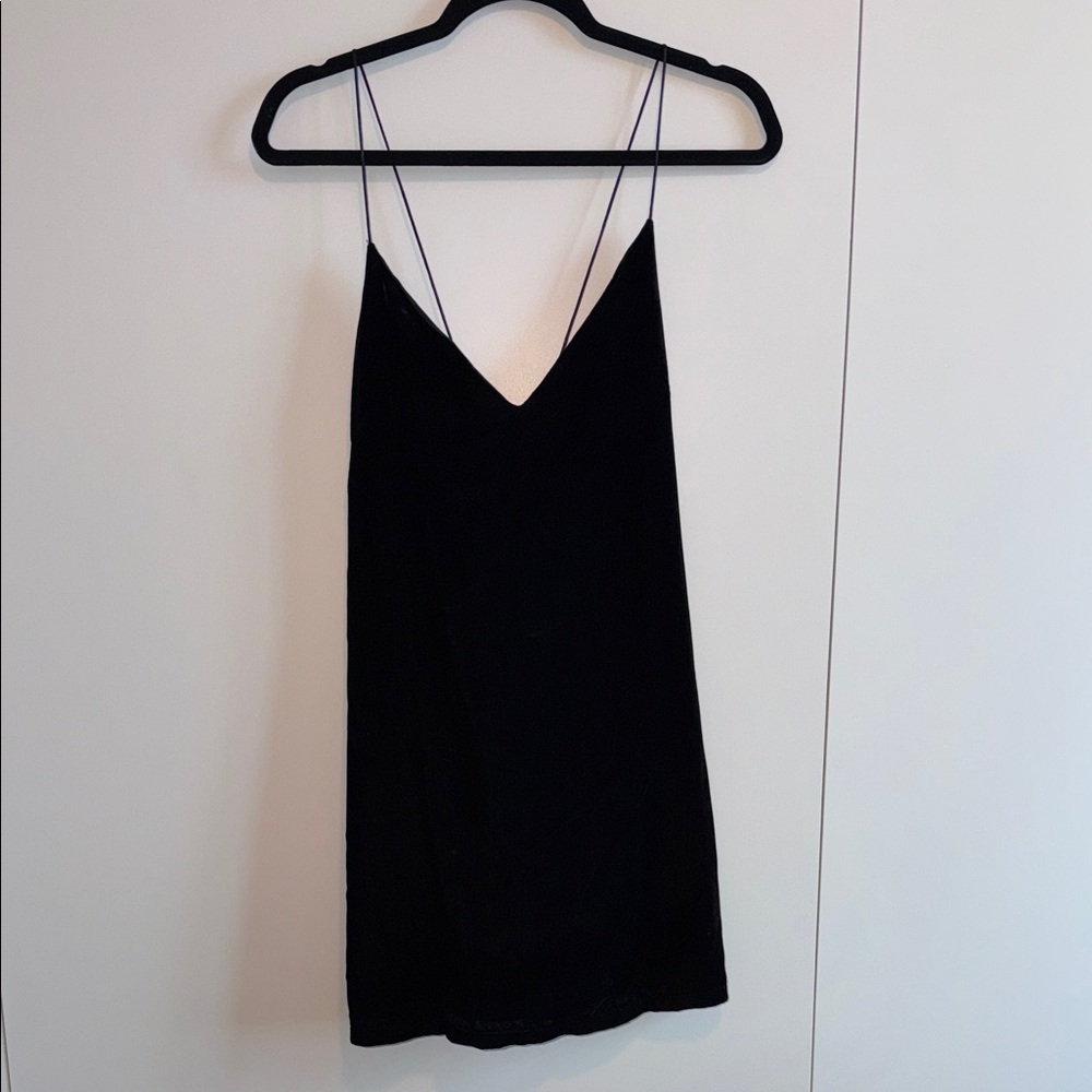 Olivaceous Elegant Black Garment